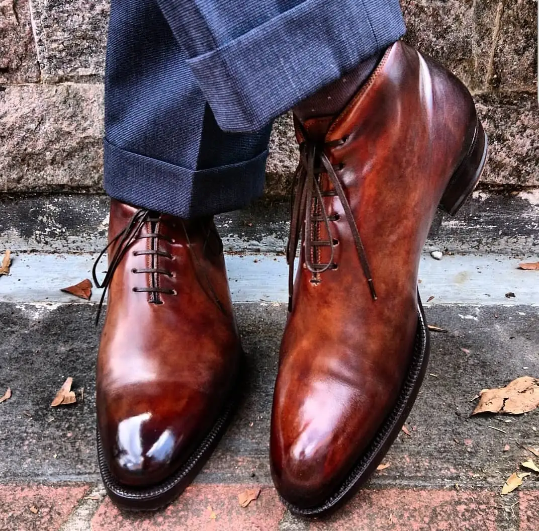 Men wearing the wrong shoe size