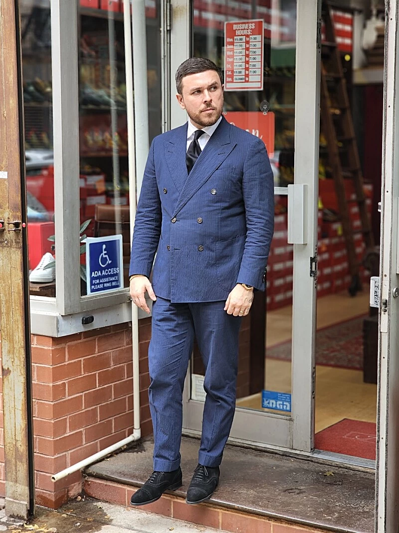 How To Wear Black Suede